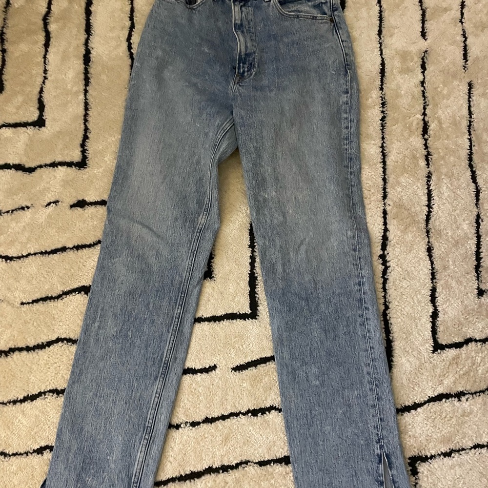 Abercrombie. Like new. The 90’s straight ultra high rise.